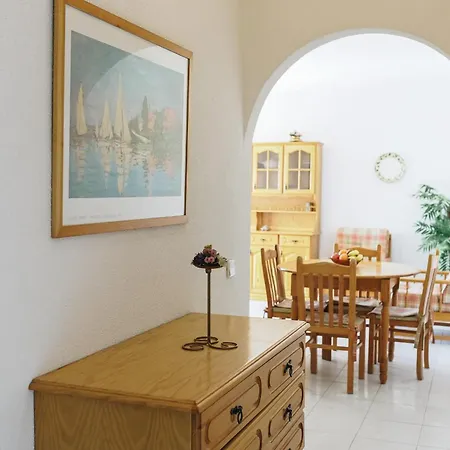 Sea View Apartment *